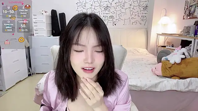 Supassra Sp online show from December 18, 2024, 1:56 pm