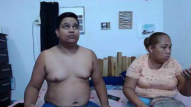 Snapshot of lucasandSofi chatting on December 15, 2025, 11:20 pm lucasandSofi online show from December 15, 2025, 11:20 pm