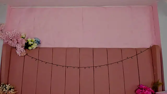 Snapshot of MollyBigBoobs12 chatting on November 7, 2025, 8:46 pm MollyBigBoobs12 online show from November 7, 2025, 8:46 pm