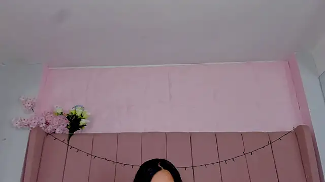 Snapshot of MollyBigBoobs12 chatting on December 15, 2025, 9:09 pm MollyBigBoobs12 online show from December 15, 2025, 9:09 pm