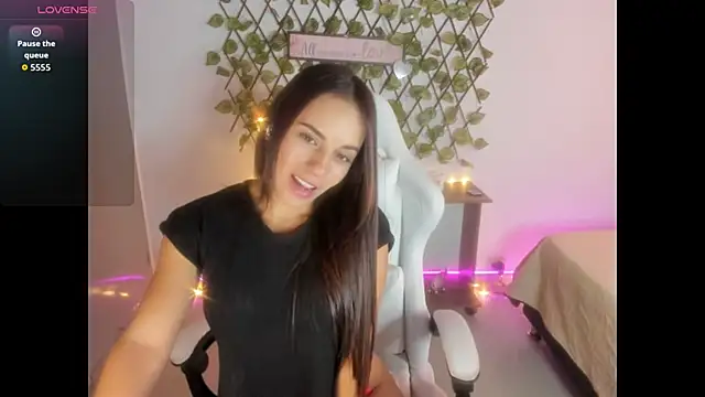 Snapshot of Sara_lopez_28 chatting on October 7, 2025, 3:02 pm Sara lopez 28 online show from October 7, 2025, 3:02 pm