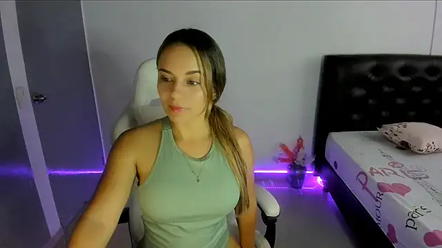 Snapshot of Sara_lopez_28 chatting on March 4, 2025, 2:21 pm Sara lopez 28 online show from March 4, 2025, 2:21 pm