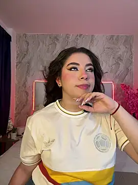 Snapshot of IsabellaAnngel chatting on June 27, 2026, 11:33 pm IsabellaAnngel online show from June 27, 2026, 11:33 pm