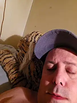 HeteroHotGuy1 online show from January 11, 2025, 8:21 pm