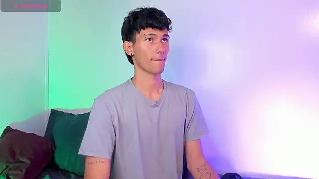 Snapshot of Alexx_tc chatting on December 16, 2025, 4:17 am Alexx tc online show from December 16, 2025, 4:17 am