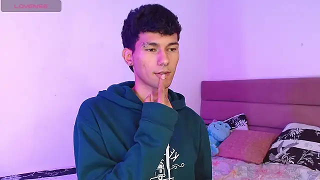 Snapshot of Alexx_tc chatting on November 15, 2025, 4:16 am Alexx tc online show from November 15, 2025, 4:16 am