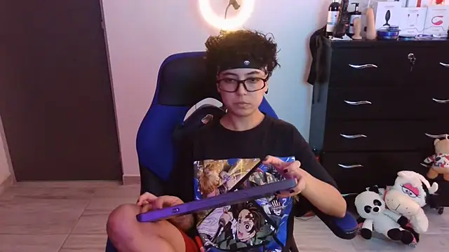 Snapshot of thomascooper7 chatting on November 14, 2025, 7:39 pm thomascooper7 online show from November 14, 2025, 7:39 pm