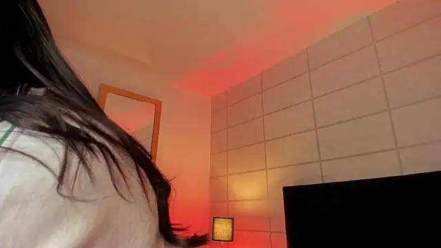 Christine Laam online show from November 5, 2025, 12:08 pm