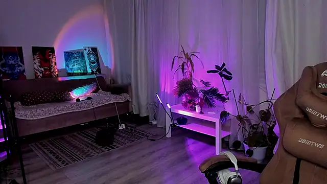 Snapshot of annallurings chatting on January 31, 2025, 1:02 pm annallurings online show from January 31, 2025, 1:02 pm