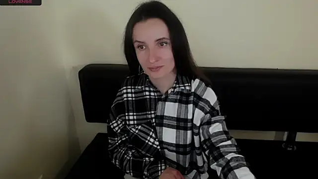 LaimaV  online show from October 3, 2025, 2:18 pm