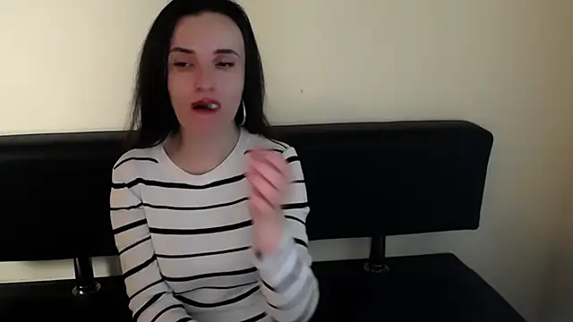 LaimaV  online show from March 19, 2026, 10:10 pm