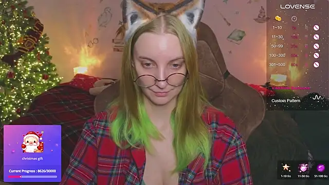 Snapshot of Fluffy_muffin_ chatting on December 17, 2025, 8:19 am Fluffy muffin online show from December 17, 2025, 8:19 am