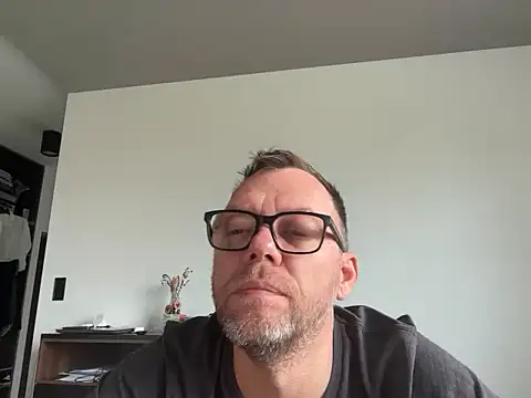 Snapshot of xmnbx77 chatting on October 21, 2025, 9:09 am xmnbx77 online show from October 21, 2025, 9:09 am