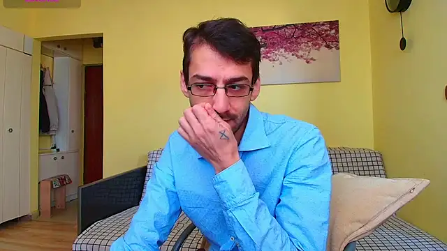 Snapshot of HungEddy chatting on December 18, 2025, 9:25 am HungEddy online show from December 18, 2025, 9:25 am