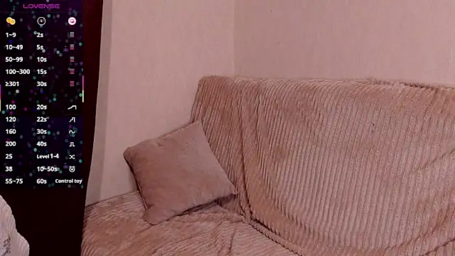 Snapshot of sleeeep_y chatting on October 7, 2025, 6:42 pm sleeeep y online show from October 7, 2025, 6:42 pm