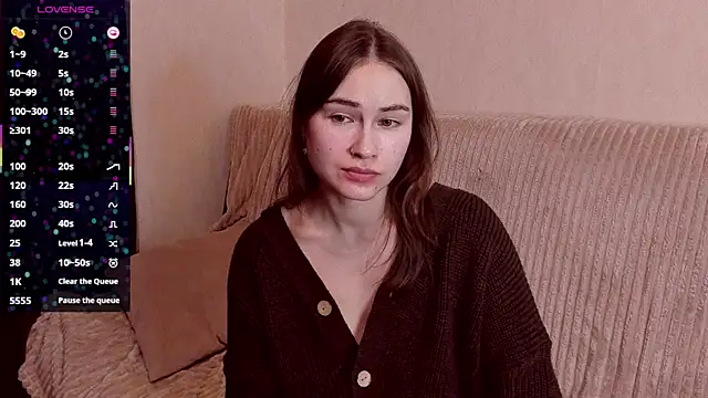 Snapshot of sleeeep_y chatting on October 23, 2025, 9:13 pm sleeeep y online show from October 23, 2025, 9:13 pm