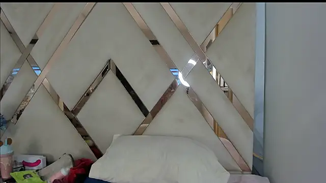 arihtx online show from February 18, 2026, 8:49 pm