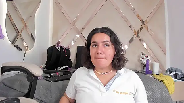 arihtx online show from March 13, 2025, 8:04 am