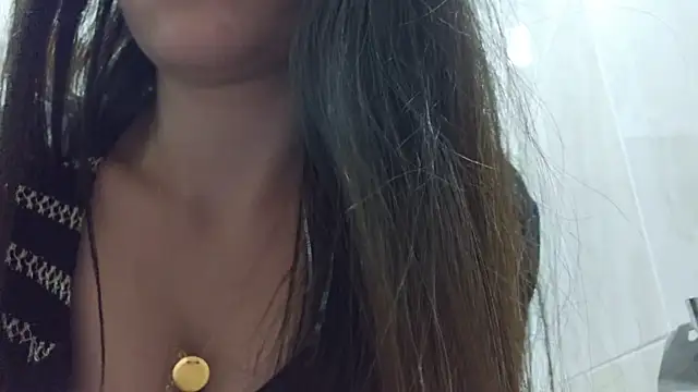 AlejandraDelaney online show from February 25, 2025, 7:38 pm