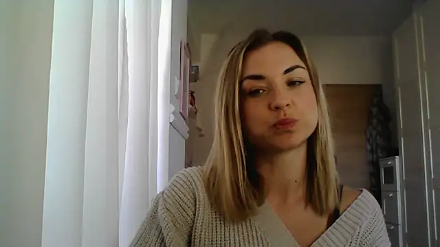 Snapshot of ashley_xlove chatting on March 10, 2025, 7:44 am ashley xlove online show from March 10, 2025, 7:44 am