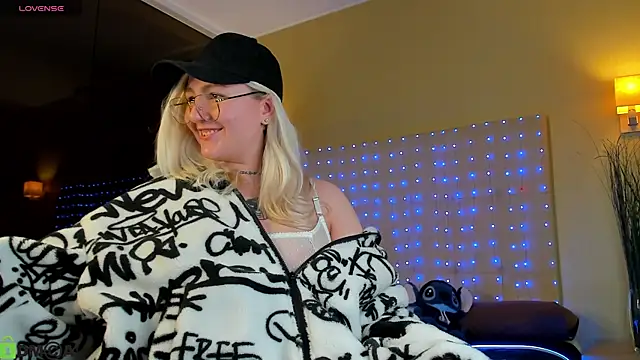 Debbie Taylor online show from April 18, 2026, 7:07 pm