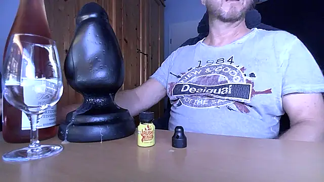 Tom PP cgn online show from September 18, 2025, 9:40 pm