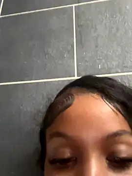 Snapshot of miamiworld chatting on October 29, 2025, 5:45 pm miamiworld online show from October 29, 2025, 5:45 pm