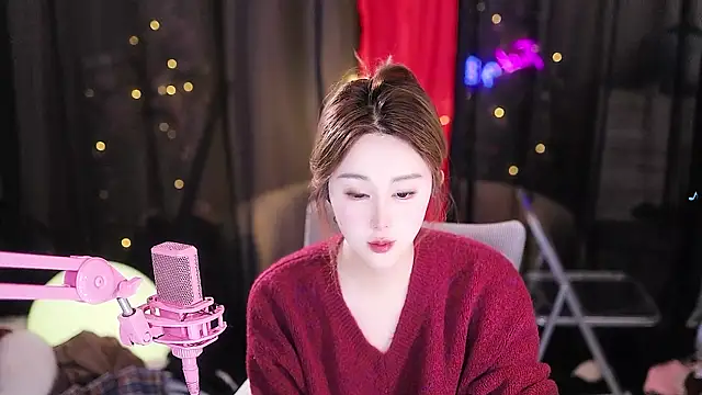 Evajoannana online show from March 2, 2025, 4:47 pm