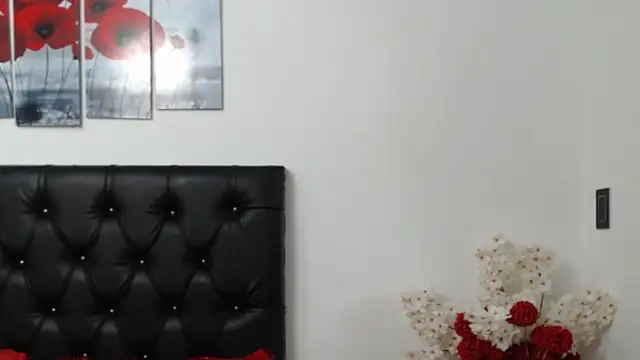 Snapshot of lily_f00x chatting on October 24, 2025, 1:26 am lily f00x online show from October 24, 2025, 1:26 am