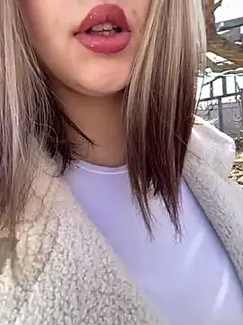 Snapshot of 69Laura696 chatting on March 7, 2025, 9:51 am 69Laura696 online show from March 7, 2025, 9:51 am