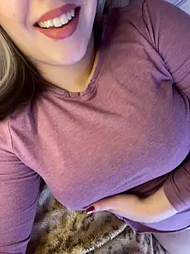 Snapshot of 69Laura696 chatting on February 6, 2025, 10:47 am 69Laura696 online show from February 6, 2025, 10:47 am