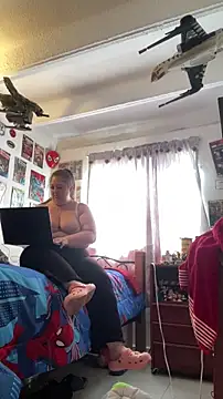 Chloee ep online show from November 27, 2025, 3:01 pm