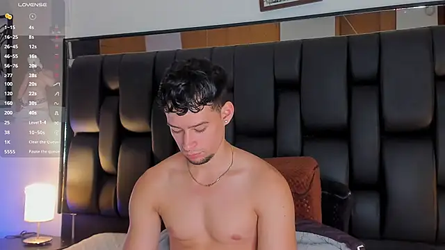 Snapshot of JadeSmiith_ chatting on December 15, 2025, 10:59 pm JadeSmiith online show from December 15, 2025, 10:59 pm