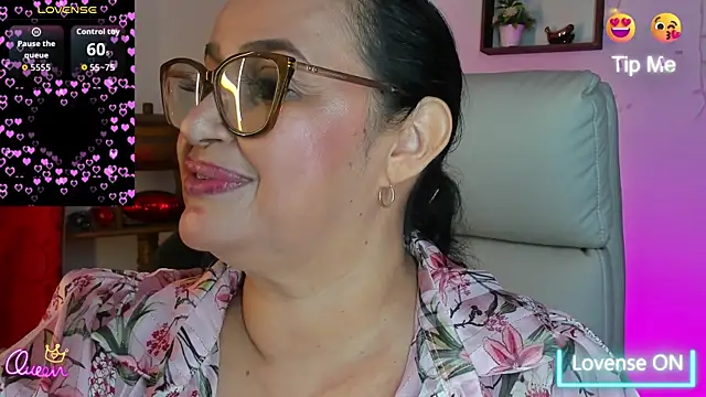 Gia Nahomi online show from April 18, 2026, 11:05 pm