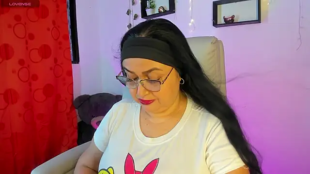 Gia Nahomi online show from February 4, 2026, 10:38 pm