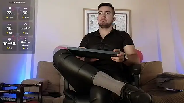 Snapshot of bradley_colt chatting on November 4, 2025, 2:10 pm bradley colt online show from November 4, 2025, 2:10 pm