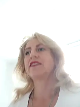 almaluna7 online show from March 8, 2025, 9:40 pm