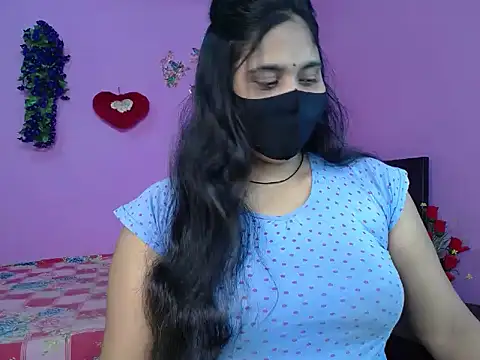 Hot Maleka online show from April 18, 2026, 4:42 pm