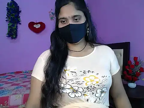 Hot Maleka online show from April 19, 2026, 6:10 pm