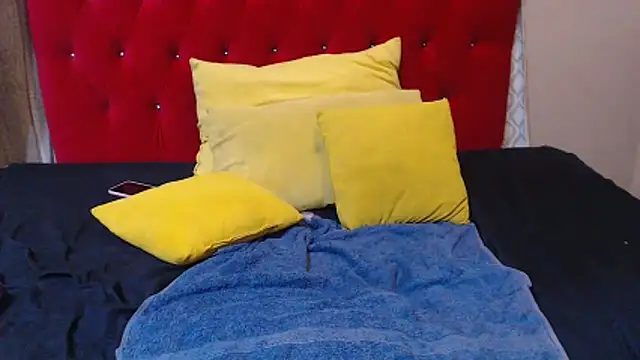 sexychocolatbox10 online show from February 5, 2026, 5:47 am