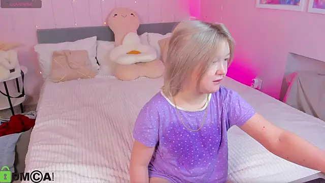 Sara Robinson online show from April 21, 2026, 2:51 am