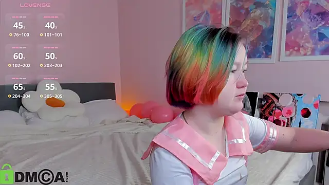 Sara Robinson online show from December 2, 2025, 2:56 am