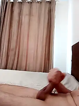 Snapshot of Grifon1973 chatting on March 18, 2025, 11:00 am Grifon1973 online show from March 18, 2025, 11:00 am