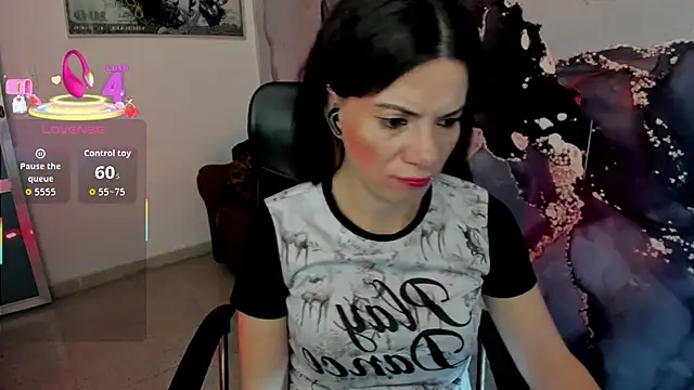 Snapshot of DanaaRey chatting on December 5, 2025, 11:42 am DanaaRey online show from December 5, 2025, 11:42 am