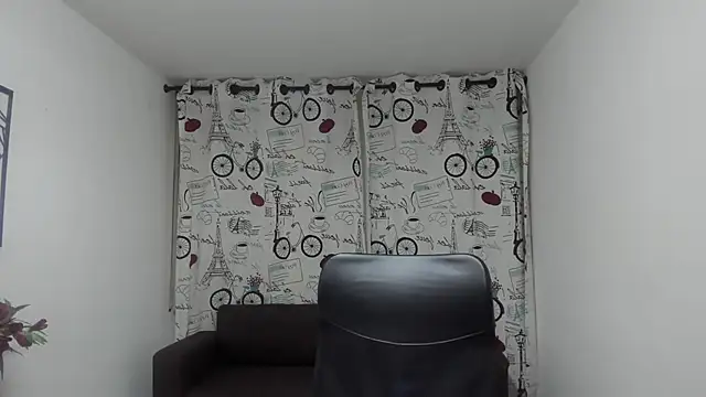 Snapshot of DanaaRey chatting on October 16, 2025, 5:32 pm DanaaRey online show from October 16, 2025, 5:32 pm