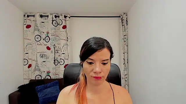 Snapshot of DanaaRey chatting on October 25, 2025, 4:29 pm DanaaRey online show from October 25, 2025, 4:29 pm