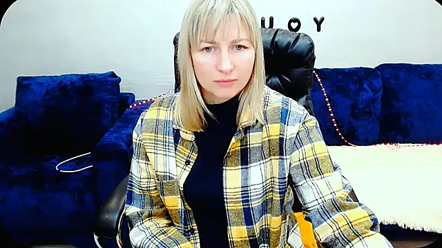 Snapshot of Incredible_Ariela chatting on October 30, 2025, 1:20 pm Incredible Ariela online show from October 30, 2025, 1:20 pm