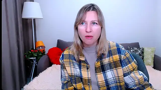 Snapshot of Incredible_Ariela chatting on October 29, 2025, 8:13 am Incredible Ariela online show from October 29, 2025, 8:13 am