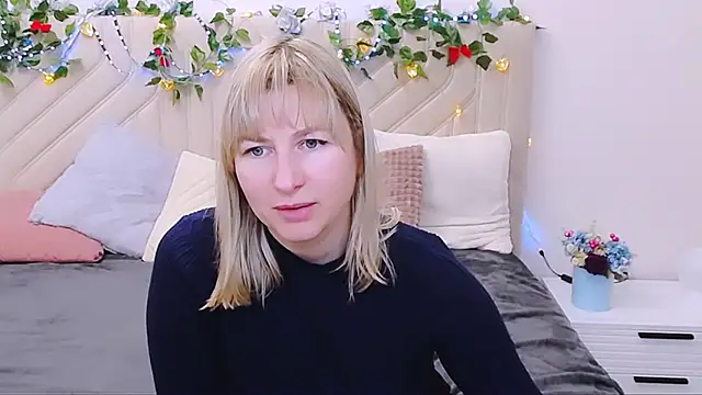 Snapshot of Incredible_Ariela chatting on November 1, 2025, 10:09 am Incredible Ariela online show from November 1, 2025, 10:09 am