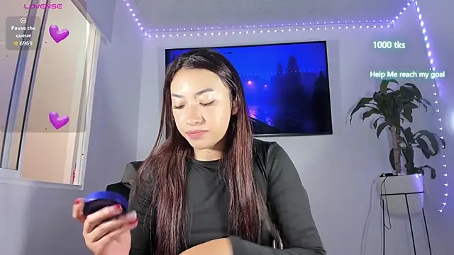 emily palmeer online show from November 29, 2025, 12:27 pm